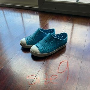 Native water shoes size 9